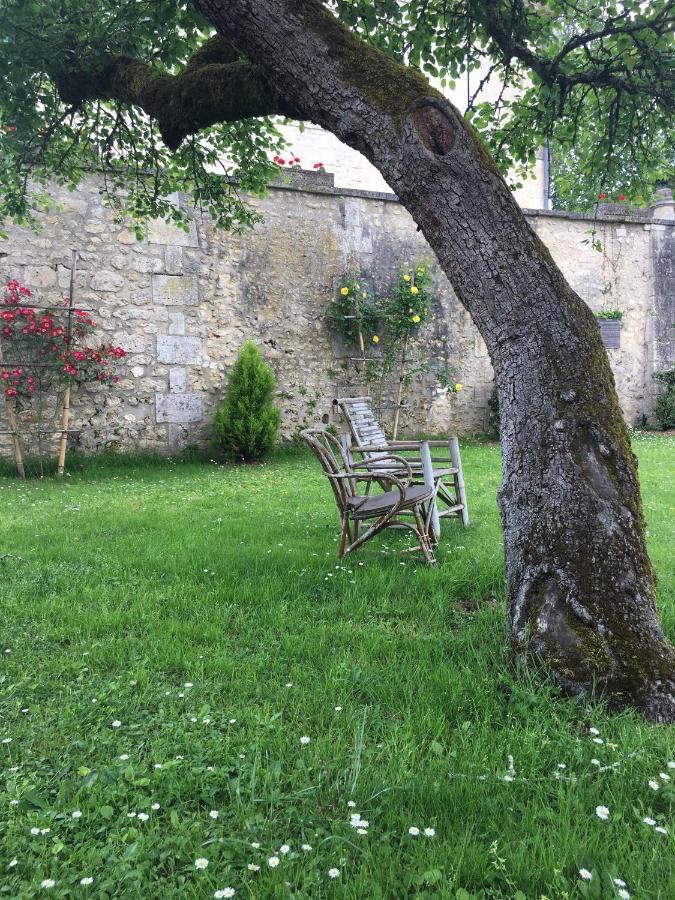 Grange Bleuet Bed and Breakfast Aubeterre-sur-Dronne Esterno foto