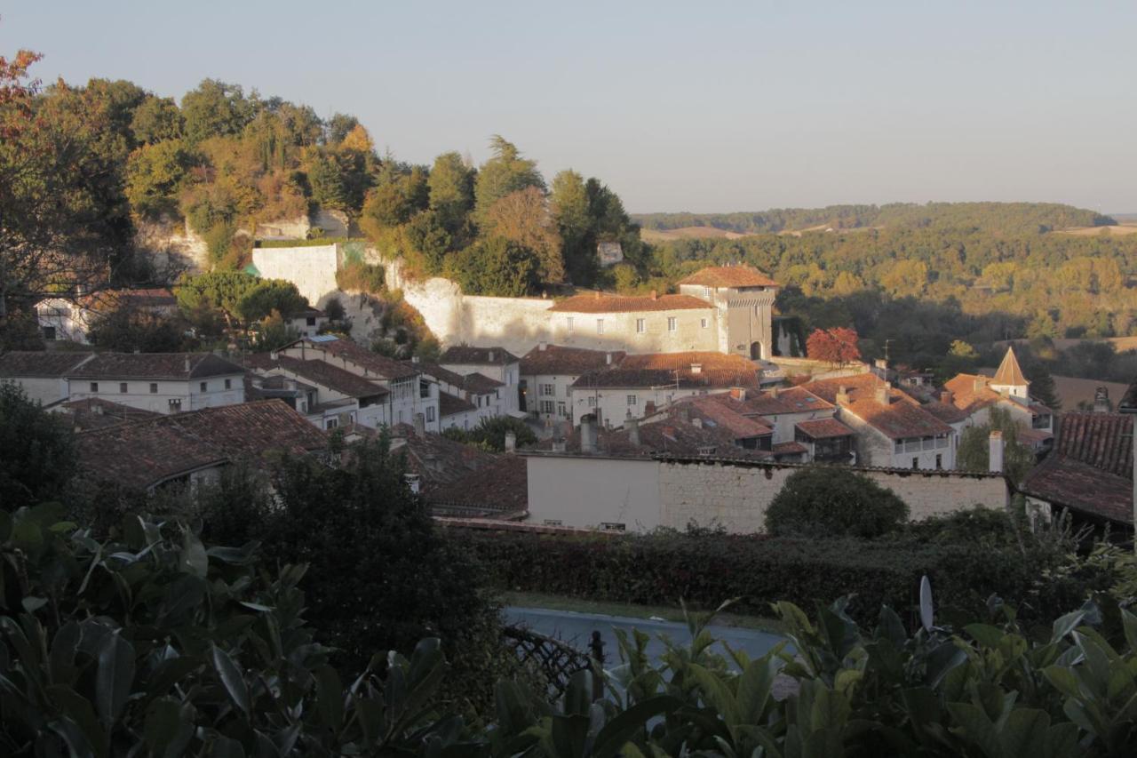 Grange Bleuet Bed and Breakfast Aubeterre-sur-Dronne Esterno foto